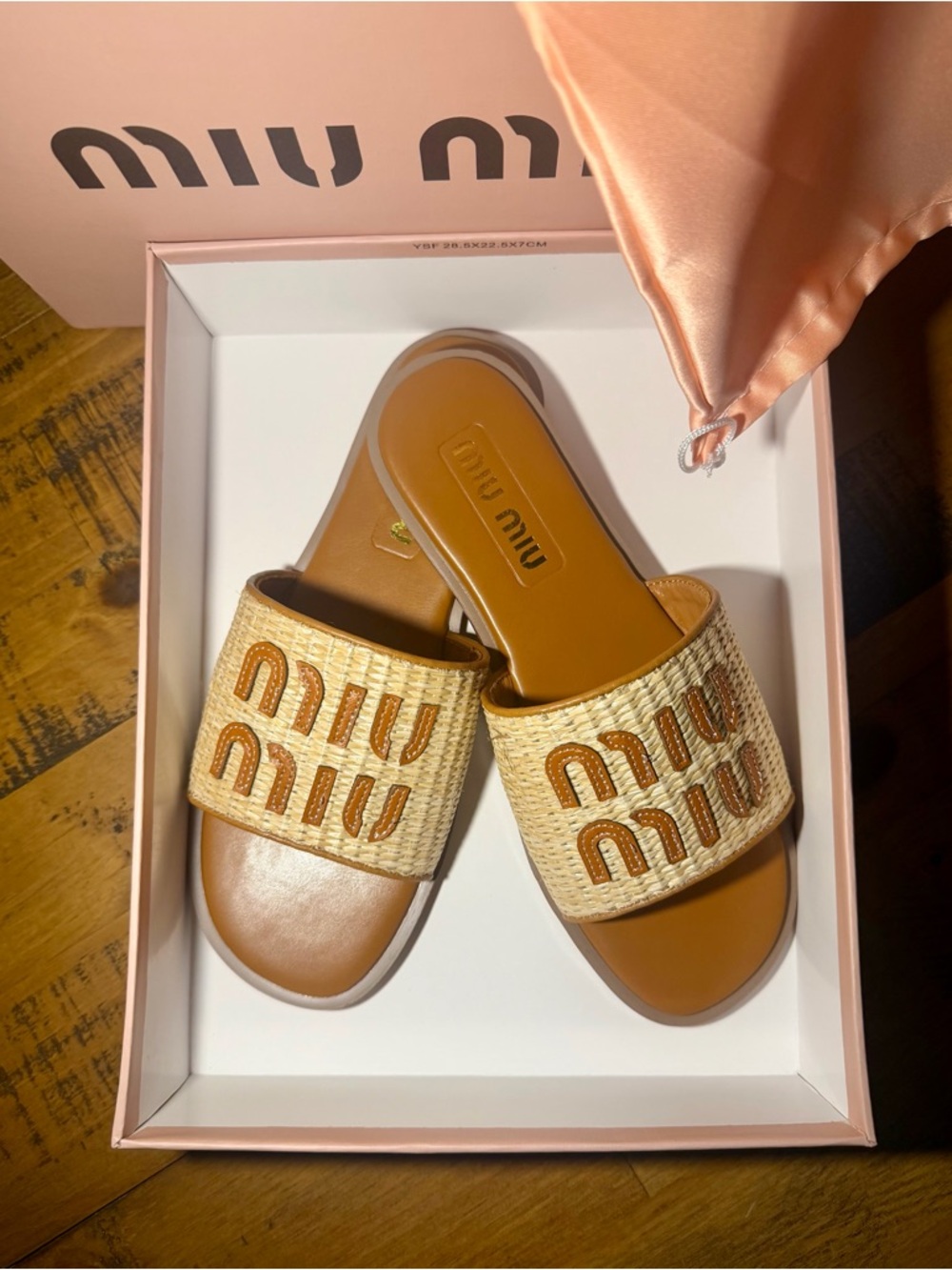 Miu Miu Tan Raffia Logo Slide Sandals. Size US 7 EUR 38 - Picture 3 of 6